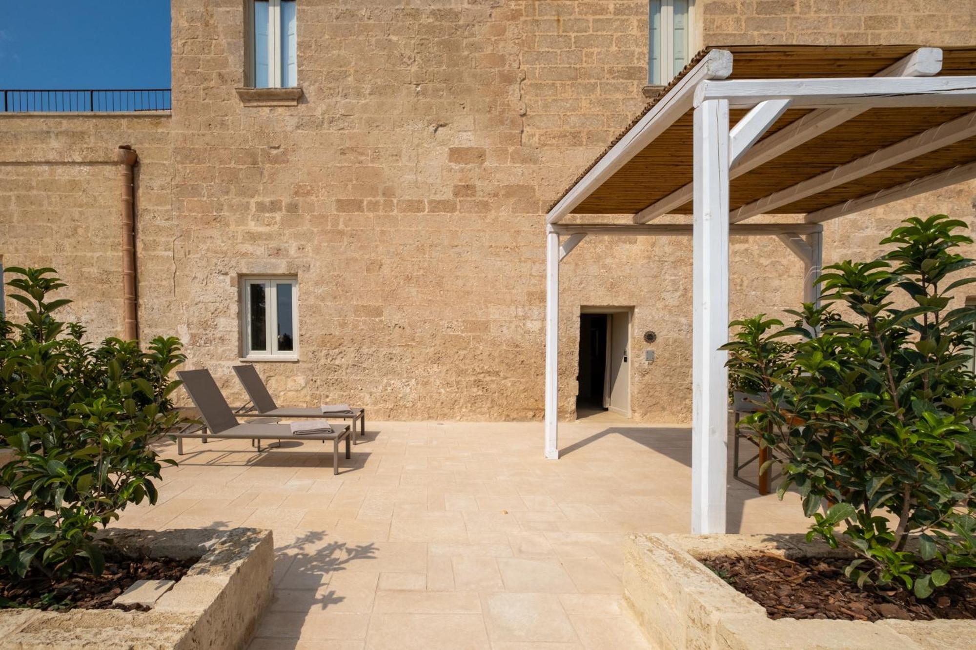 Masseria Donna Menga - The Leading Hotels Of The World Torre Lapillo Exterior foto